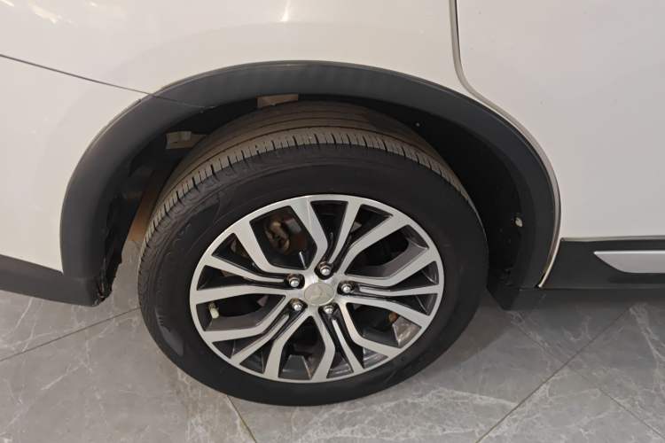 Used Mitsubishi Outlander 2018 2.0L Two-Wheel Drive Glory Edition 5 Seats
