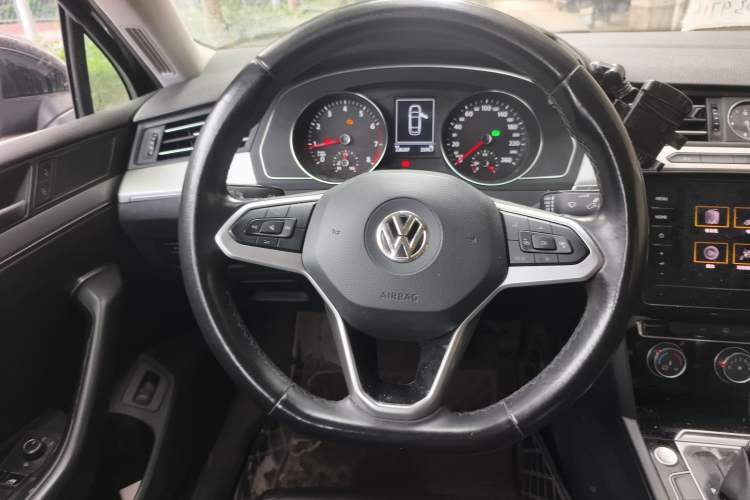 Used Volkswagen Magotan 2020 280TSI DSG Comfort Edition Steering Wheel