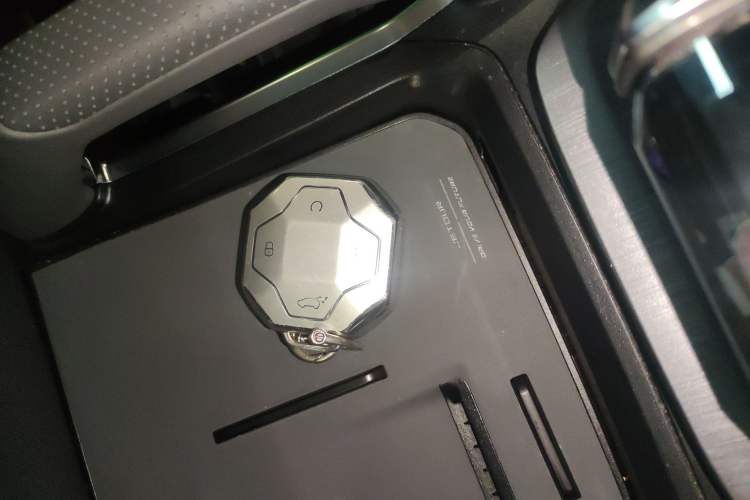 Used JETOUR Traveler 2023 2.0T All-Wheel Drive Conquer PRO Vehicle Key