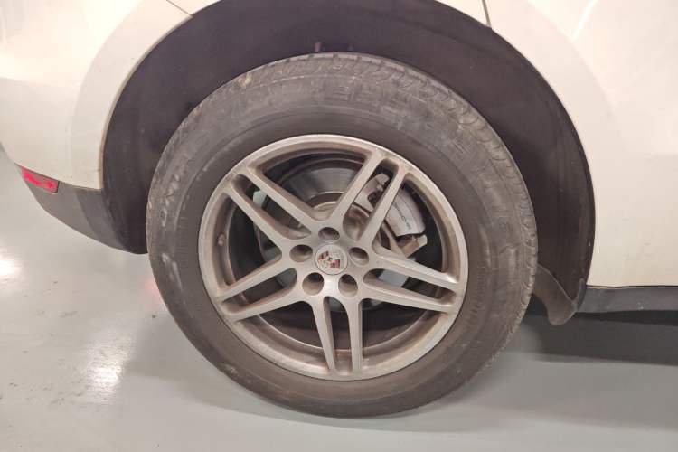 Used Porsche Macan 2017 Macan S 3.0T Right Rear Wheel Hub