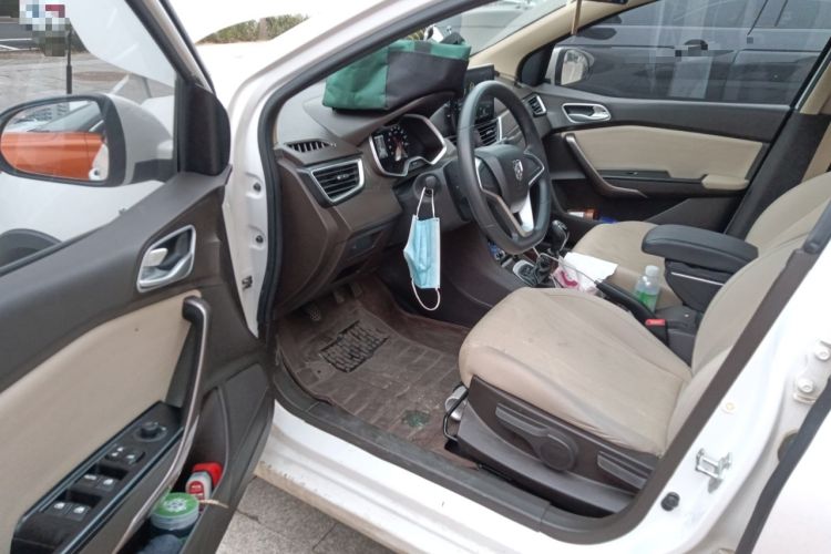 Used Baojun 310W 2017 1.5L Manual Comfort Version China VI Emission Standard
