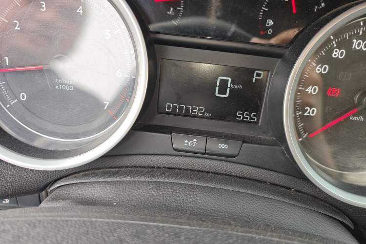 Used Peugeot 408 2015 1.2T Automatic Luxury Edition Odometer Close Up