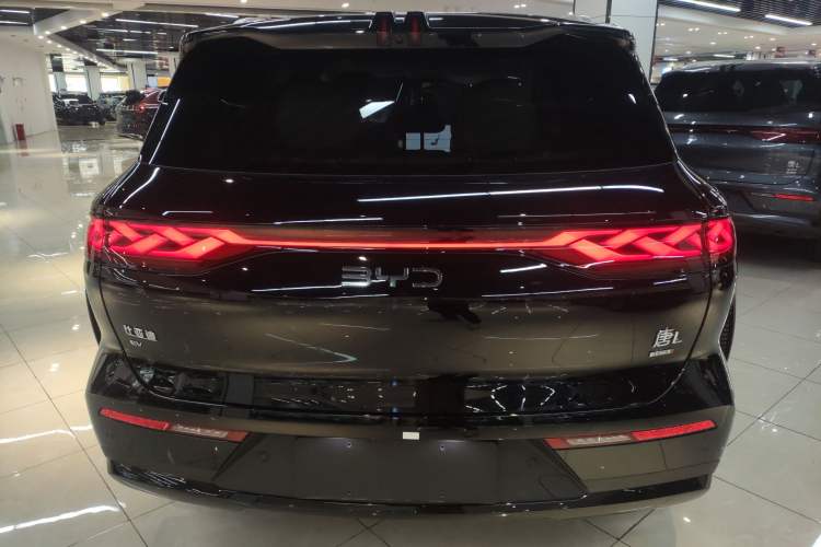 Used BYD Tang L 2025 EV with 670 km Range LiDAR and Premium Features