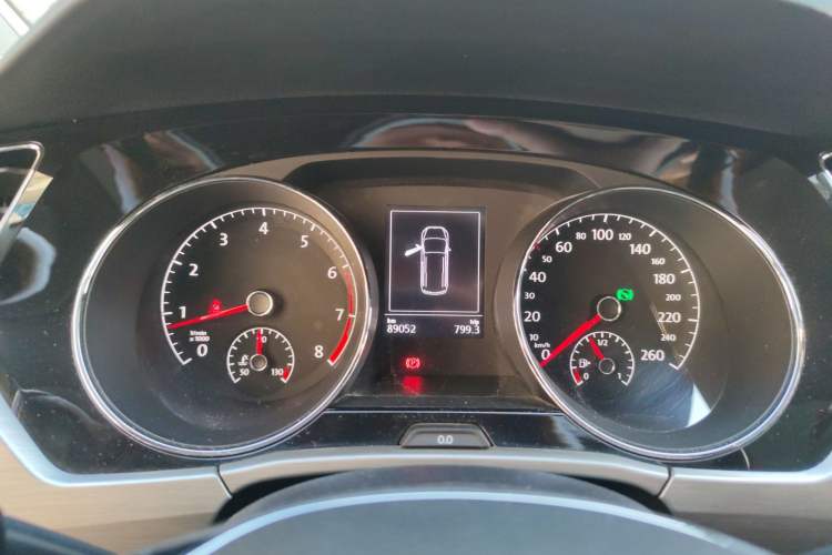 Used Volkswagen Touran 2016 Volkswagen Touran L 280TSI DSG Comfort Edition
