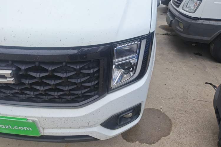 Used JMC Fushun 2023 2.0T Manual Short-Wheelbase Mid-Height Commercial Multi-Purpose 5-Seater Passenger Vehicle
