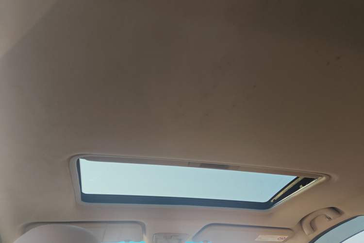 Used Baojun 730 2014 1.5L Manual Luxury Navigation ESP Version 7 Seats