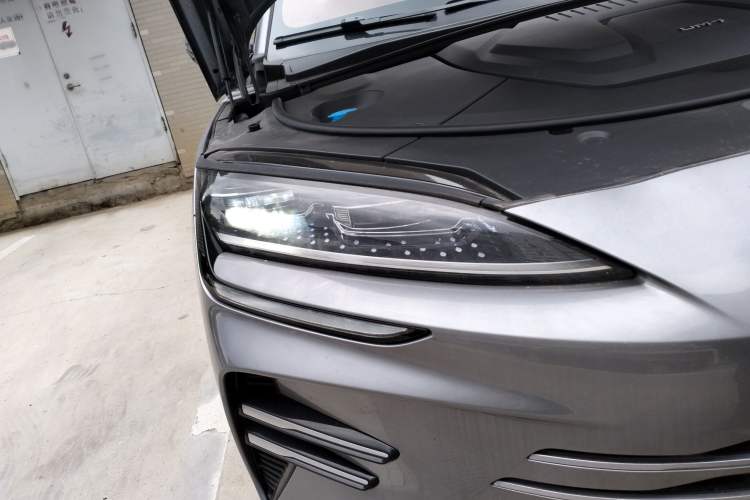 Used BYD Song PLUS New Energy 2025 DM-i 112KM Prestige Model Right Front Headlight