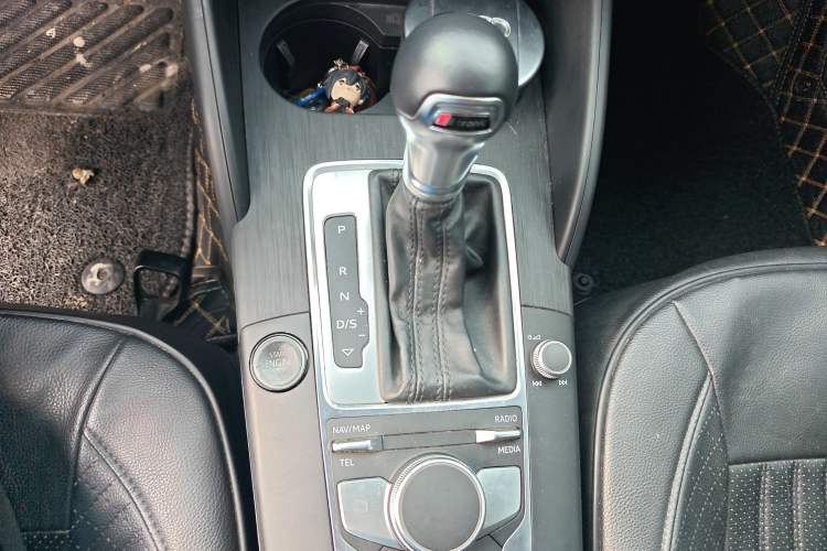 Used Audi A3 2020 Restyled Sportback 35 TFSI Entry-Level China VI Emission Standard Gear Lever