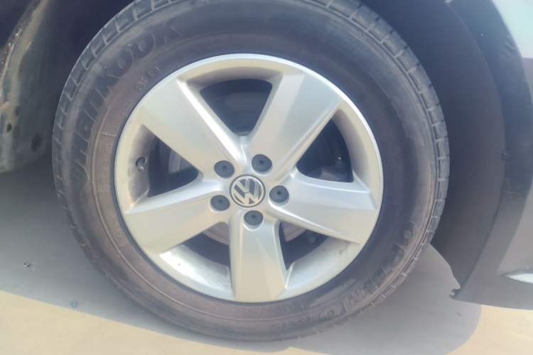 Used Volkswagen Lavida 2013 Classic 1.6L Manual Fashion Edition