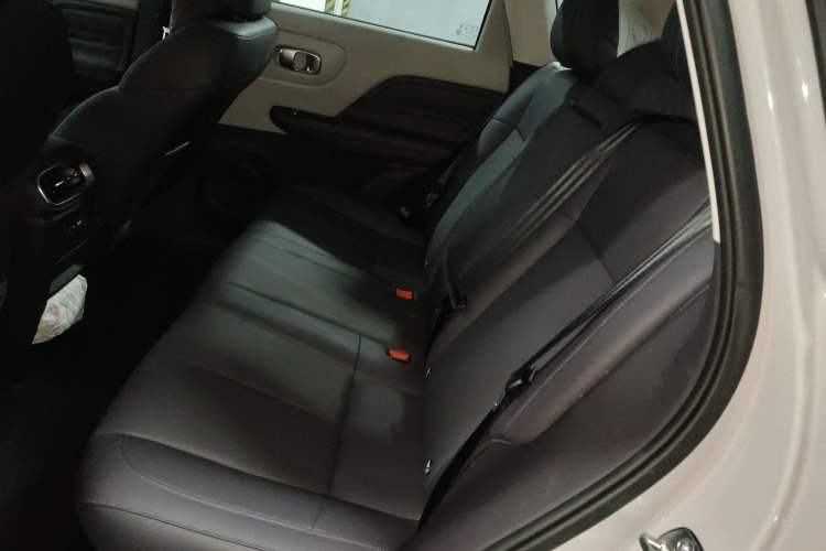 Used Leapmotor B10 2025 510 Joyful Edition Interior 4