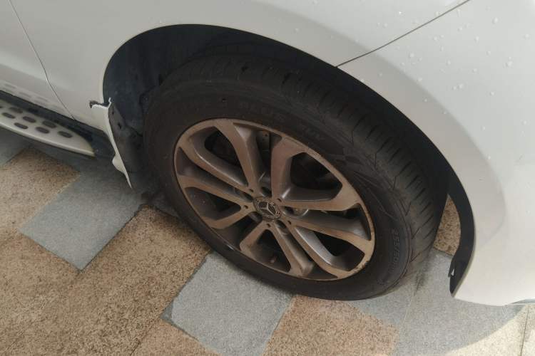 Used Mercedes-Benz GLE 2018 GLE 320 4MATIC Dynamic Edition Collector's Edition Right Front Wheel Hub