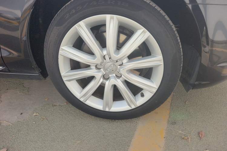 Used Audi A6L 2012 35 FSI quattro Luxury Model Right Front Wheel Hub