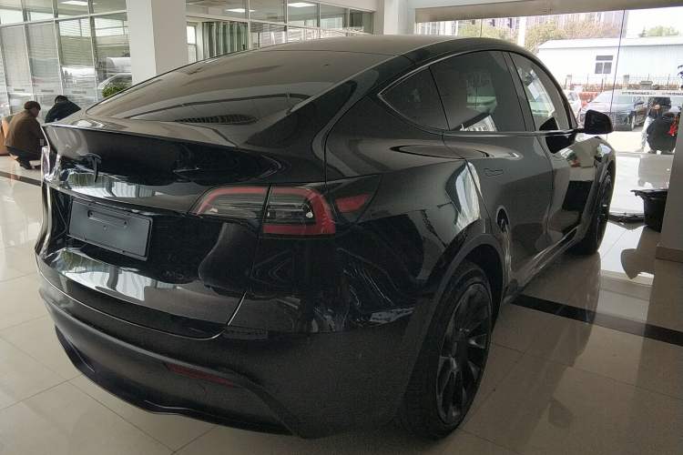 Used Tesla Model Y 2022 Long-Range All-Wheel-Drive Version
