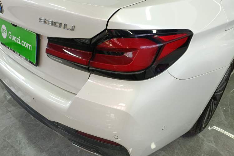 Used BMW 5 Series 2021 Facelifted 530Li Leading Edition M Sport Package
