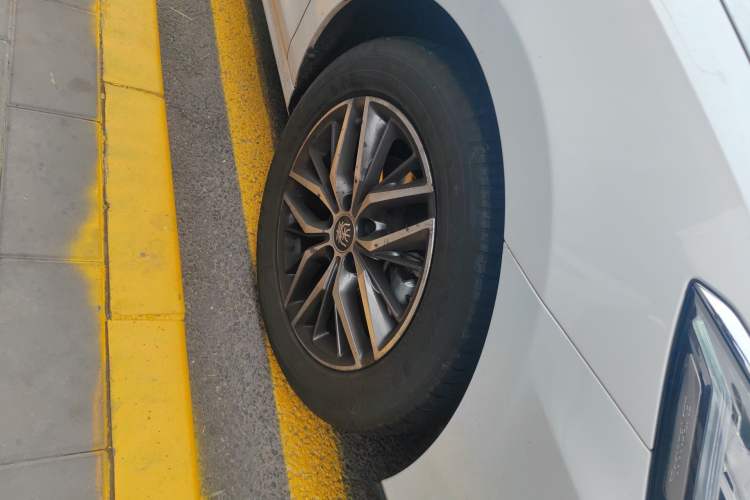 Used BYD Qin Pro New Energy 2019 EV Super Edition High-Power Smart Connect Luxurious Model
