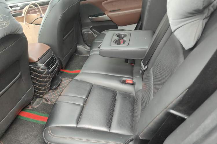 Used GAC Trumpchi GS8 2017 320T Two-Wheel Drive Luxury Smart Connectivity Version (7 Seats) Left Rear Seat