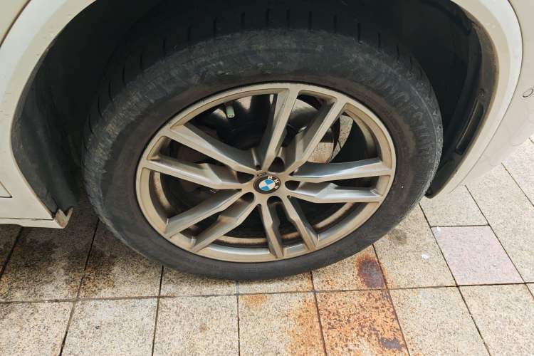 Used BMW X4 2021 xDrive 25i M Sport Package Right Front Wheel Hub