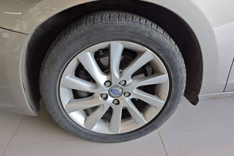 Used Volvo V60 2014 T5 Zhiyi Edition