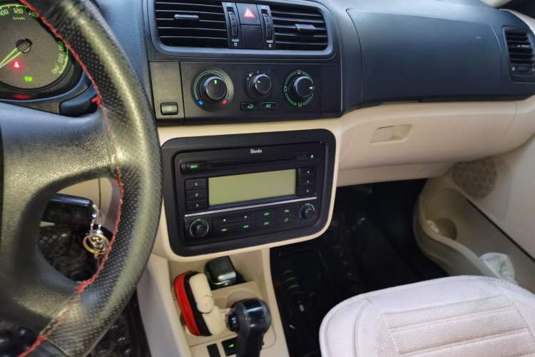 Used Skoda Fabia 2011 1.4L Automatic Crystal Edition