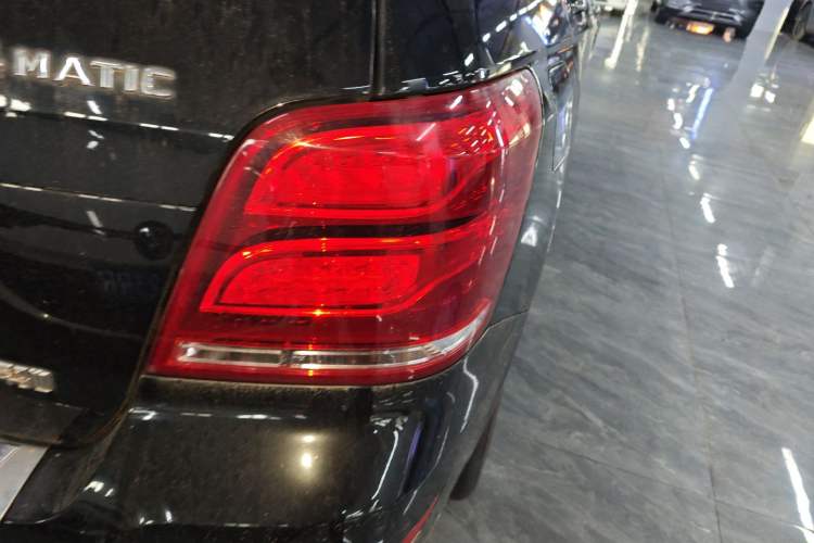 Used Mercedes-Benz GLK-Class 2013 GLK 300 4MATIC Dynamic Sunroof Model
