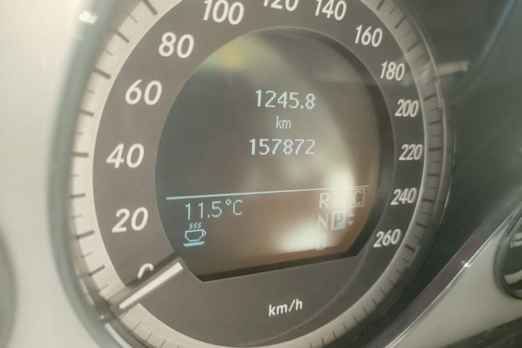 Used Mercedes-Benz E-Class 2010 E 300 L Fashion Model