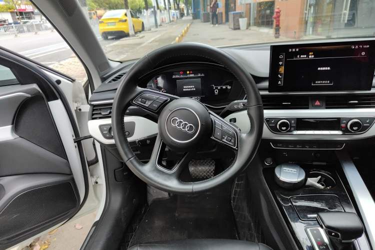 Used Audi A4L 2020 40 TFSI Luxury Prestige Edition Steering Wheel