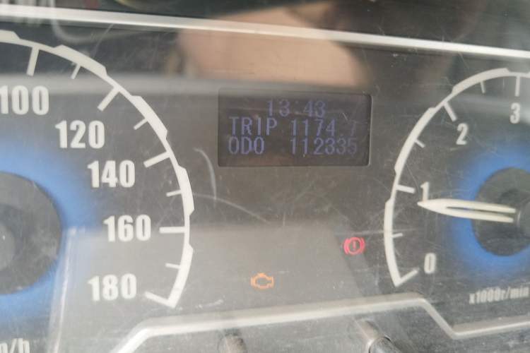 Used SAIC MAXUS Xintu V80 2011 2.5T Short Wheelbase Mid-Roof Yunjie Edition
