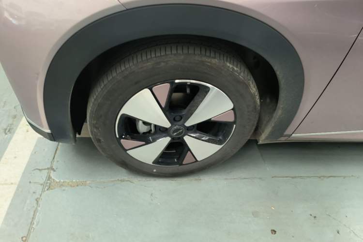 Used BYD Dolphin 2023 420 km Free Version Left Front Wheel Hub