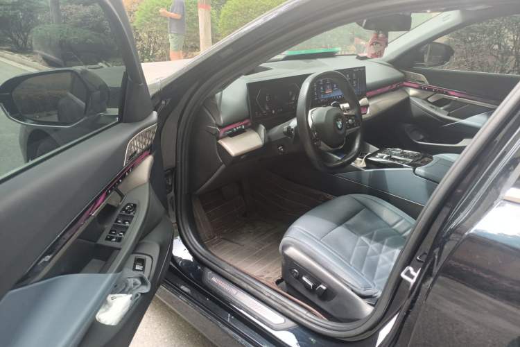 Used BMW 5 Series 2024 530Li Luxury Package Premium Edition Driver Seat