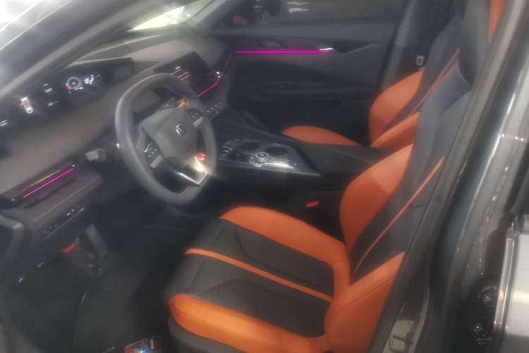 Used Changan UNI-V 2024 1.5T Prestige Edition