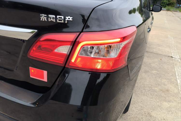 Used Nissan Sylphy 2022 Revised Version Classic 1.6XL CVT Luxury Edition Right Rear Taillight
