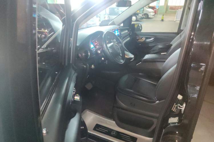 Used Mercedes-Benz V-Class 2020 V 260 Avantgarde Edition