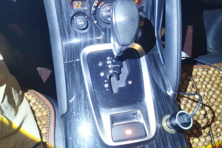 Used Peugeot 3008 2016 1.6THP Automatic Prestige Edition Gear Lever