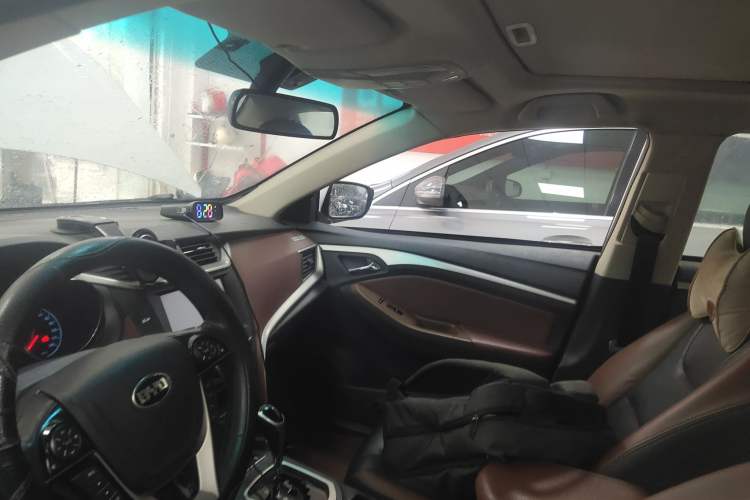 Used BYD G5 2014 1.5TID Automatic Flagship Model