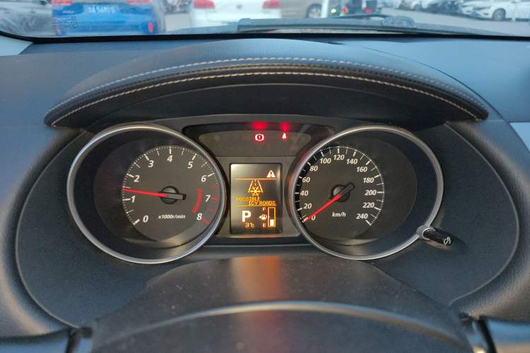 Used Mitsubishi Outlander 2012 Kicks 2.4 Fashion Navigation Edition
