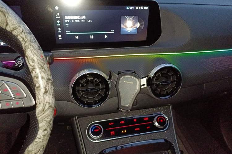 Used FORTHING T5 EVO 2021 1.5TD DCT Starry Edition Heatwave