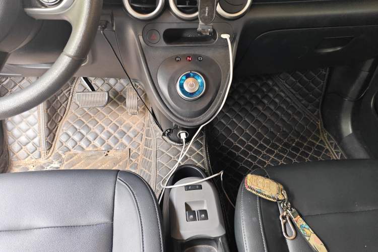 Used ORA Black Cat 2021 351 km Standard Version Gear Lever