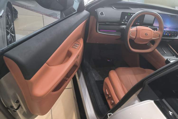 Used Dongfeng eπ eπ007 2025 Model Pure-Electric 565 All-Wheel-Drive Max Leading Edition Driver Seat