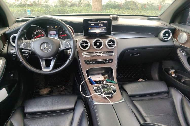 Used Mercedes-Benz GLC 2016 GLC 300 4MATIC Dynamic Model
