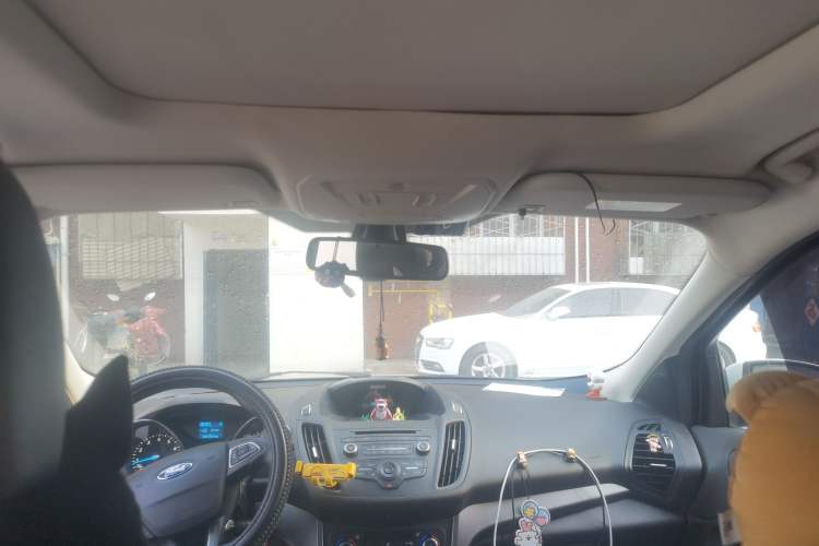 Used Ford Kuga 2017 EcoBoost 180 Two-Wheel-Drive Platinum Edition Headliner