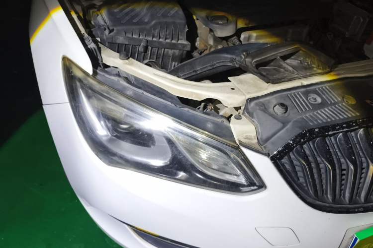 Used Buick GT 2015 15N Automatic Elite Version Right Front Headlight