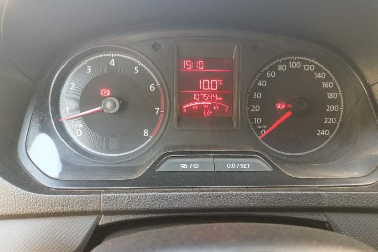 Used Volkswagen Jetta 2017 1.4L Manual Fashion Edition Odometer Close Up