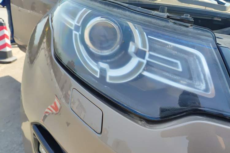 Used Land Rover Discovery Sport 2016 2.0T SE Right Front Headlight