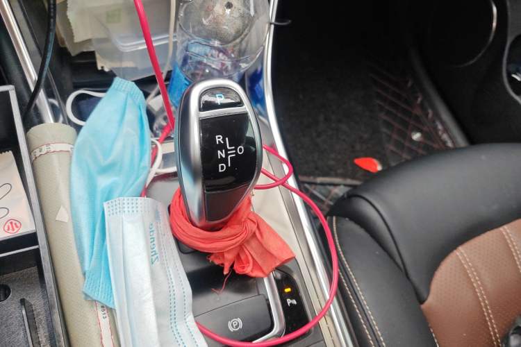 Used BYD Song New Energy 2017 Song DM 1.5TID All-Wheel Drive Luxury Model Gear Lever