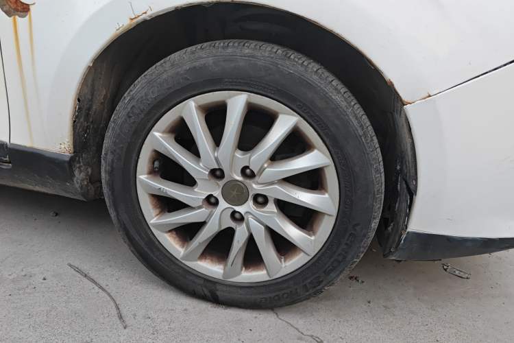 Used JAC Group Refine M2 2013 1.8L Manual Luxury 5-Seater
