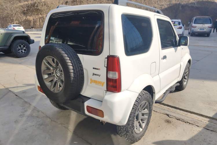 Used Suzuki Jimny 2015 1.3 AT JLX Rear Right 45 Deg