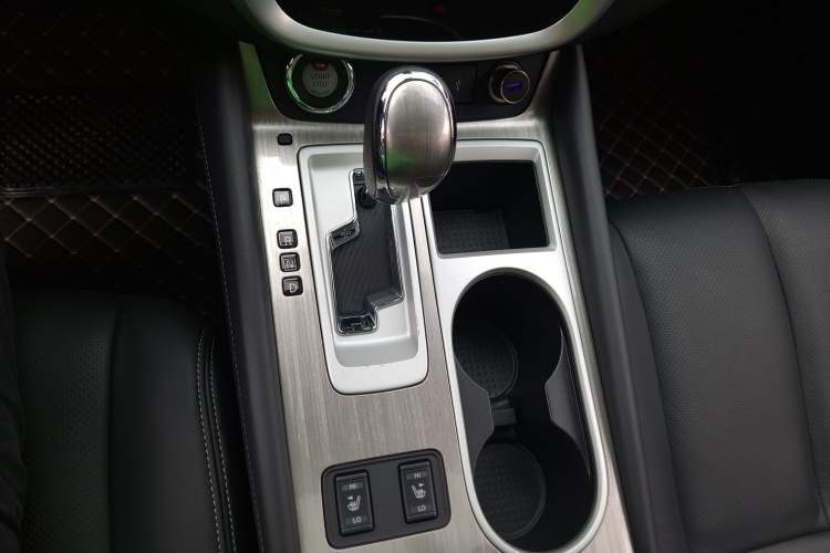 Used Nissan Murano 2021 2.5L XL Two-Wheel Drive Smart Connect Luxury Edition Gear Lever