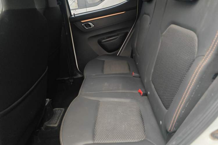 Used Dongfeng NAMMI BOX 2022 Revised Light Wind Edition 201 km Standard Version Left Rear Seat