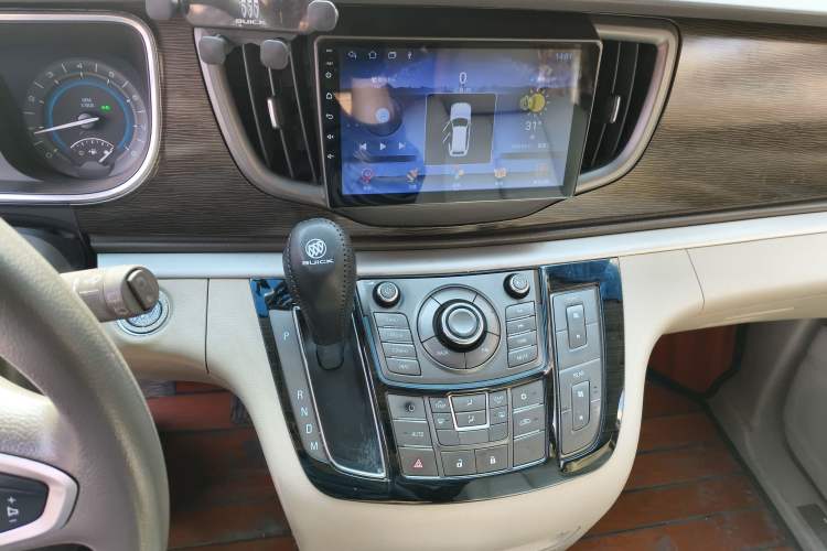 Used Buick GL8 2011 2.4L CT Luxury Business Comfort Edition
