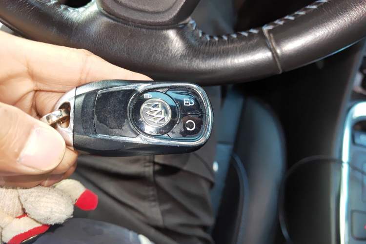 Used Buick VELITE 5 2017 Stylish Extended-Range Model